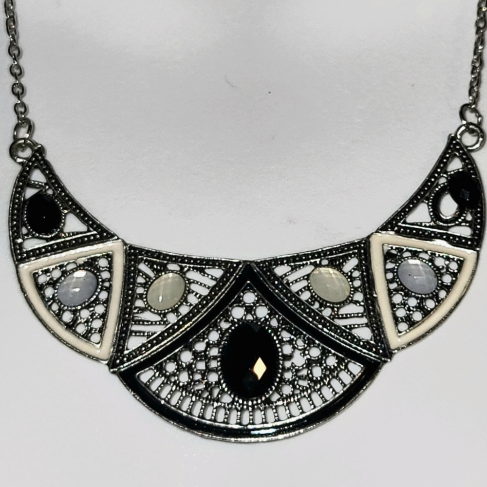 Beautiful Silver Tone Filigree Black & Opalescent Cabichon Statement Necklace - Picture 3 of 3